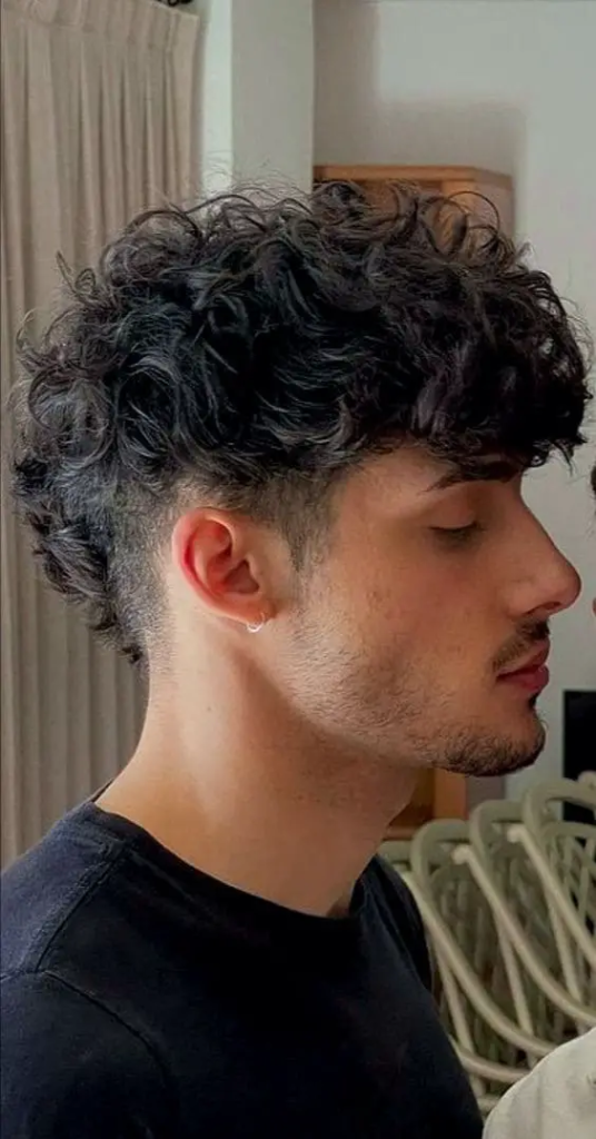 Curly Mullet Fade: