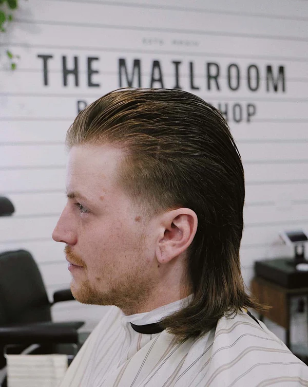 Classic Straight Mullet: 