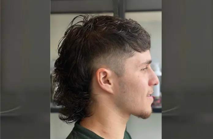 Curled Ends Mullet: 