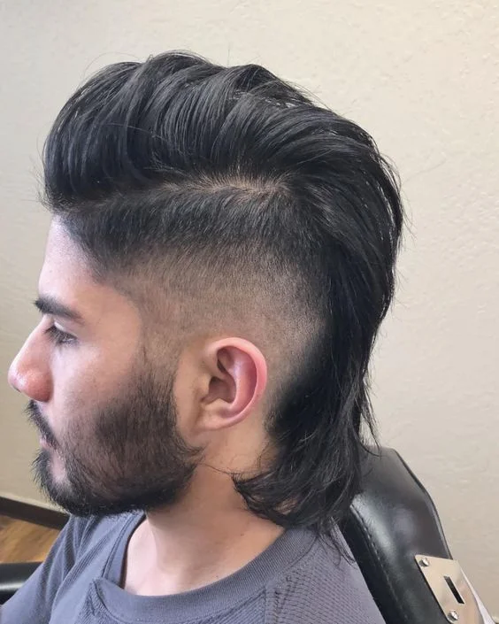 Side-Parted Straight Mullet: 